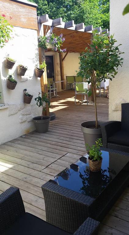 Logis Hotels - Le Pont Bernet - Hotel 2 Etoiles Et Restaurant Le Pian-Medoc Exterior photo